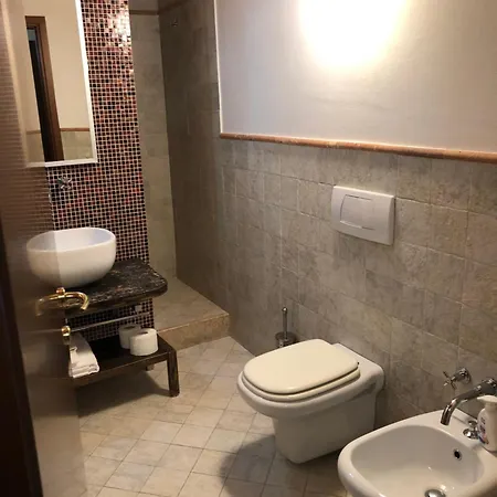 Bergamo Easy Airport Residence Pvt Parking アパート