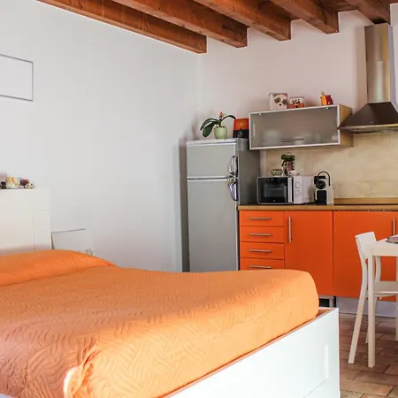 Bergamo Easy Airport Residence Pvt Parking アパート