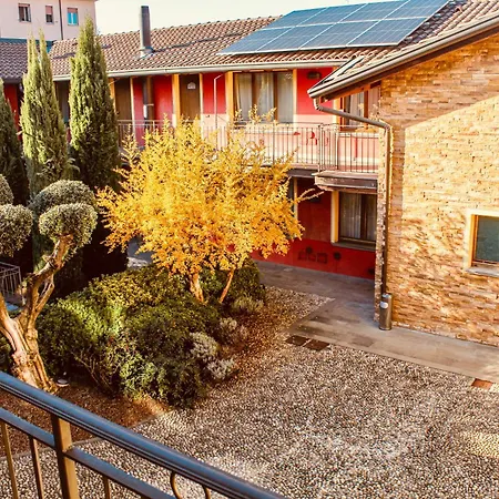 アパート Bergamo Easy Airport Residence Pvt Parking