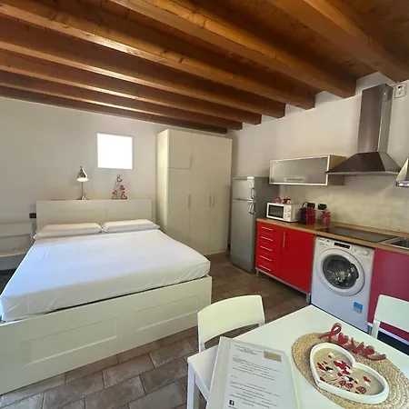 Easy Airport - Private Parking Apartment