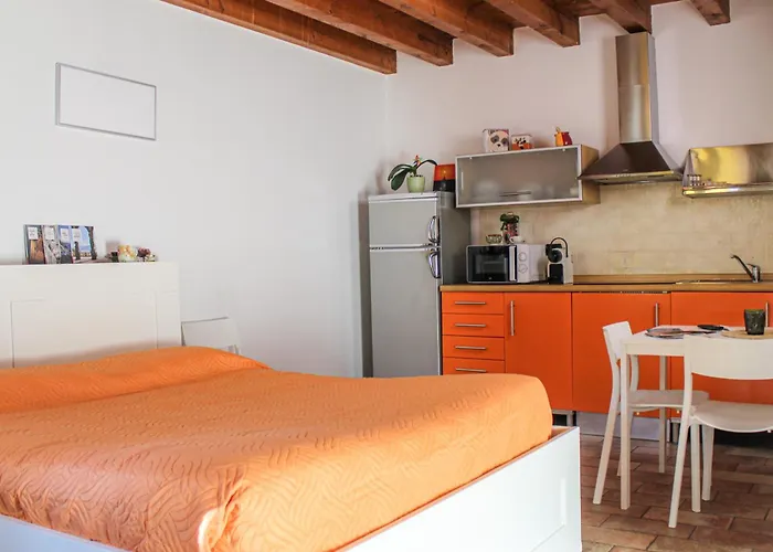 Easy Airport - Private Parking Apartman